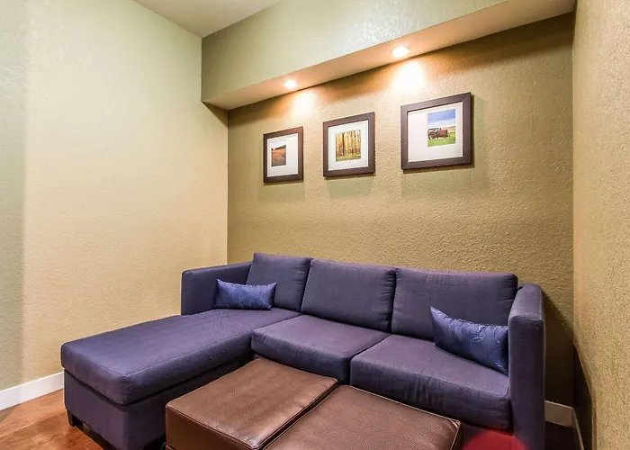 Comfort Suites Mattoon East