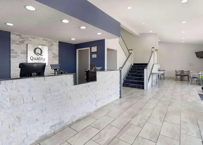 Quality Inn & Suites Bloomington University Area